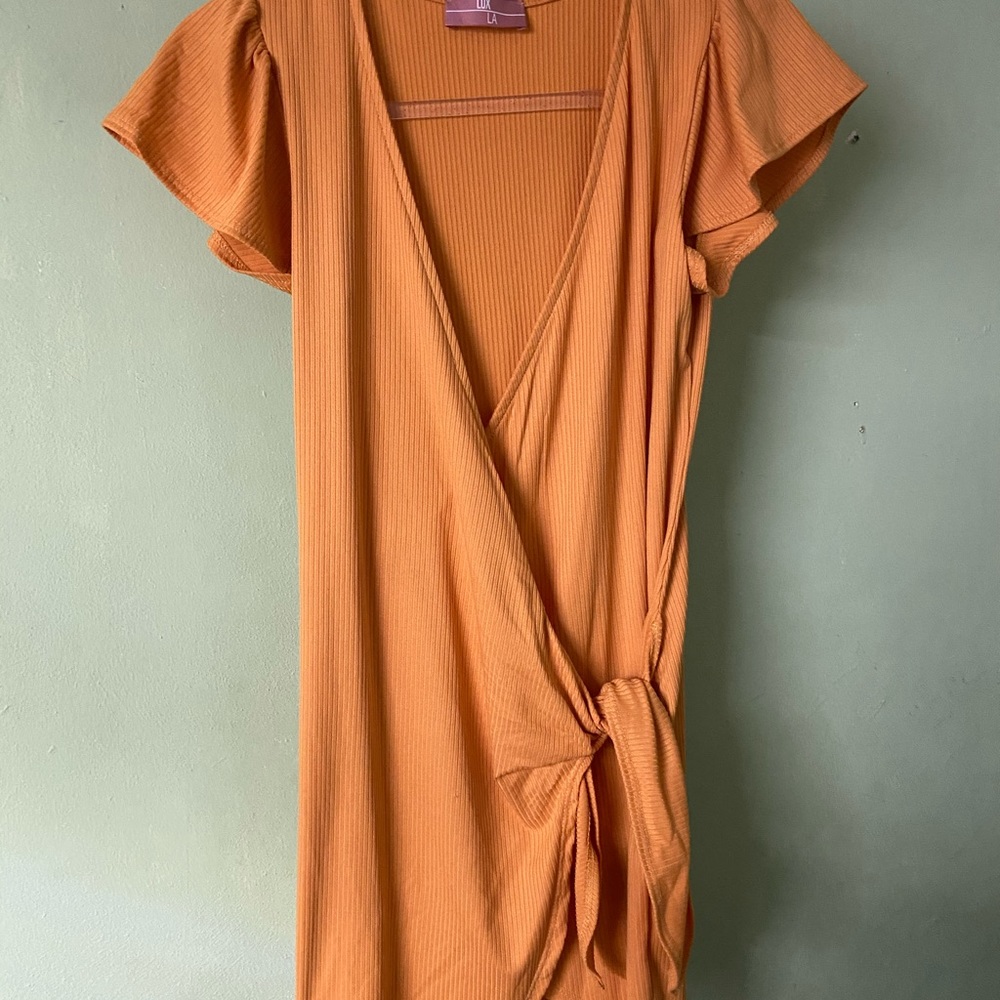 Medium to large fitting short dress